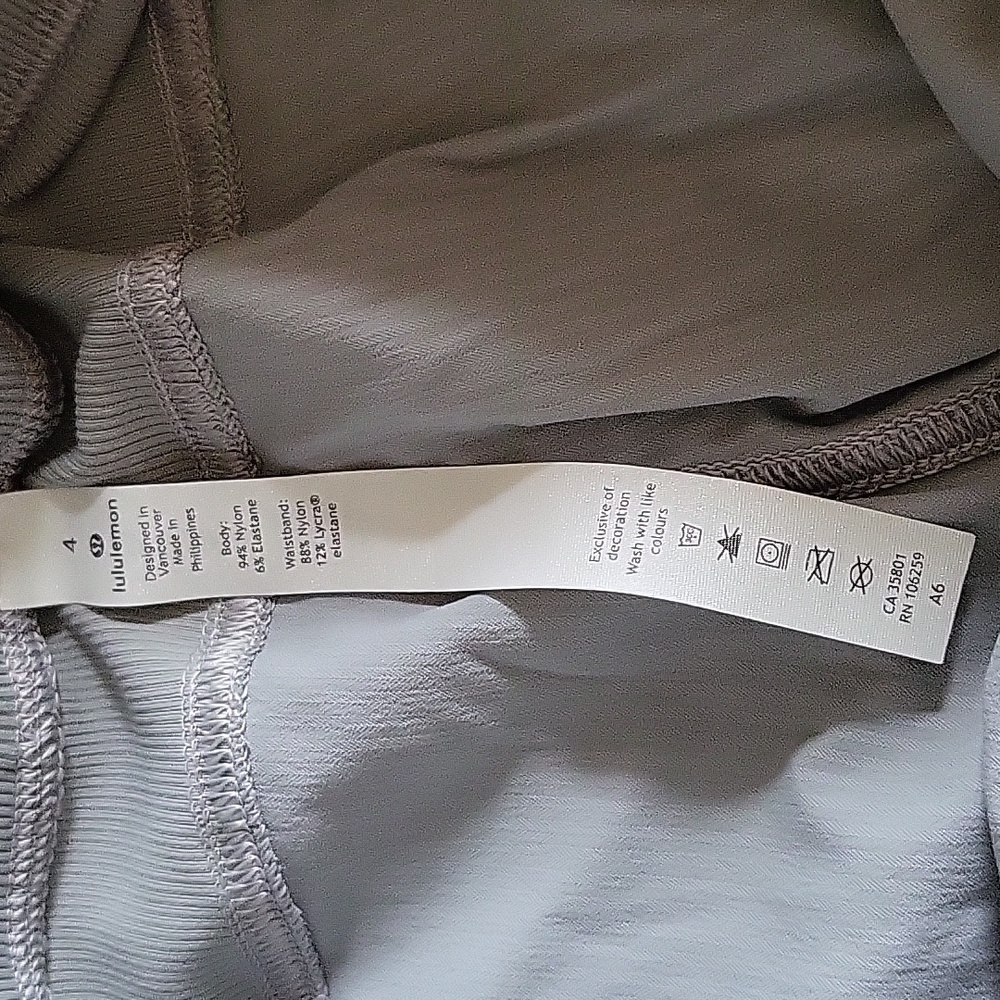 Lululemon - Picture 3 of 5